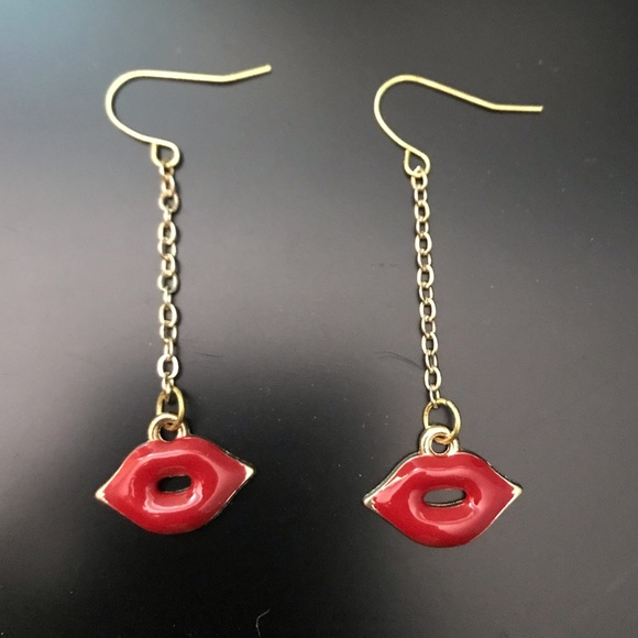 Kissy Lips dangly earrings. - Picture 4 of 9